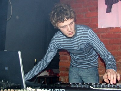 11/10/08 - Pluke Live