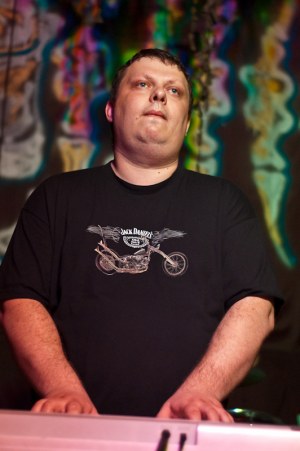 01/05/10 The UNB в студии и на концерте