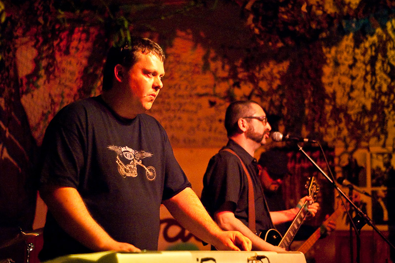 01/05/10 The UNB в студии и на концерте