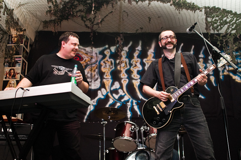 01/05/10 The UNB в студии и на концерте