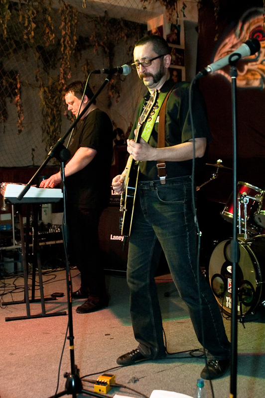 01/05/10 The UNB в студии и на концерте