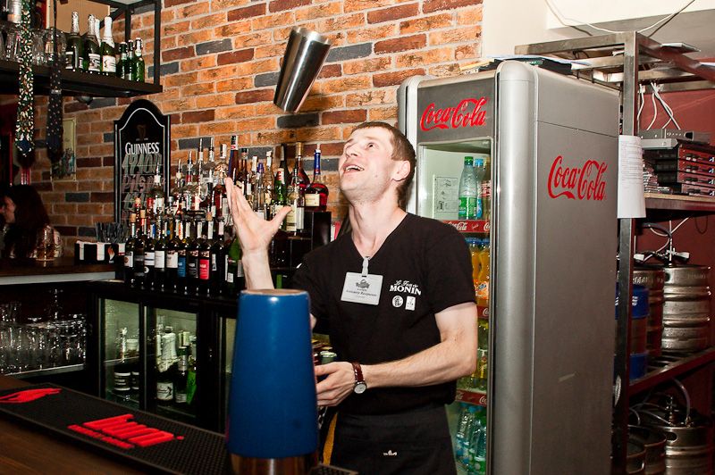 08/05/10 Miss Silence в пивной "История"