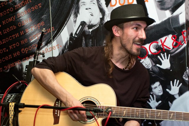 08/05/10 Miss Silence в пивной "История"