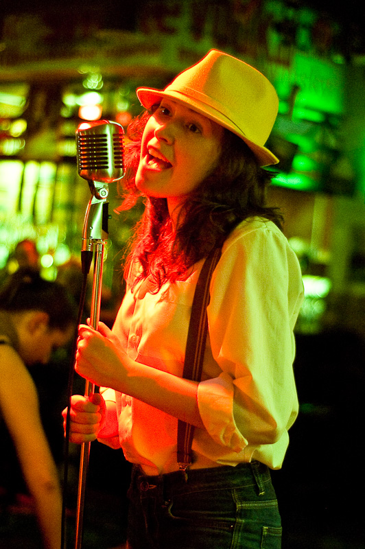 08/05/10 Miss Silence в пивной "История"