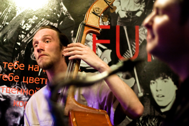 08/05/10 Miss Silence в пивной "История"