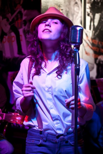 08/05/10 Miss Silence в пивной "История"