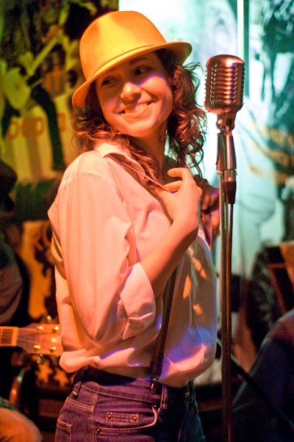 08/05/10 Miss Silence в пивной "История"