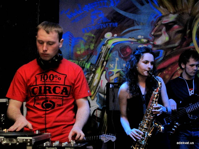 06/04/10 - Graffiti Open Music Fest: NicePrice, Doom Dance, Floor Sixteen