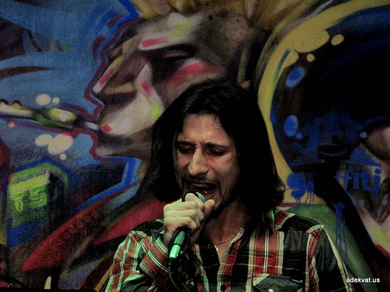 06/04/10 - Graffiti Open Music Fest: Floor Sixteen